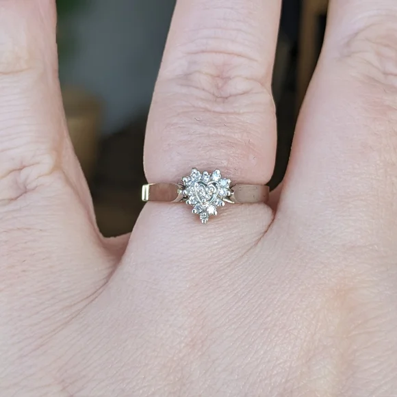 Antique 10K White Gold Diamond Heart Cluster Ring - Picture 5 of 10